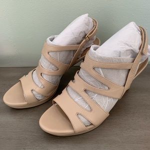 Naturalizer nude heels